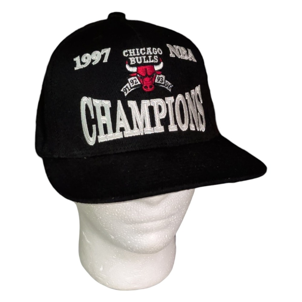 Vintage 1997 NBA Champions Chicago Bulls Hat Snapback Cap Mitchell & Ness